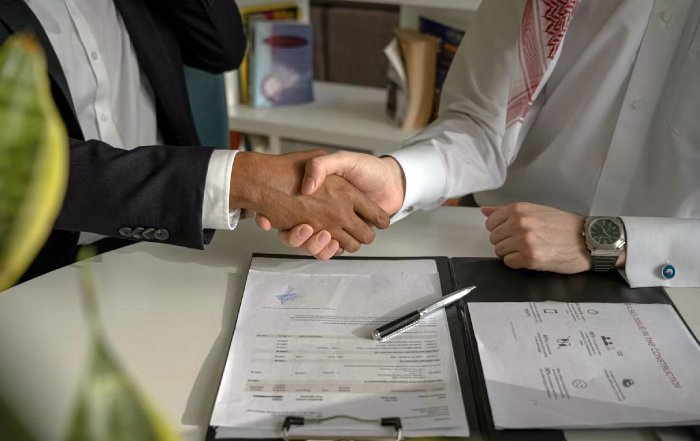 Article Image for Fintech Partnerships Redefine Traditional Banking